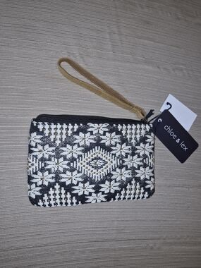 Chloe & Lex Black/Silver and White Beaded Wristlet Pouch
